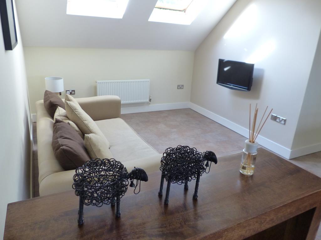 St Raphael House, City Centre Charming Apartments Basingstoke Dış mekan fotoğraf