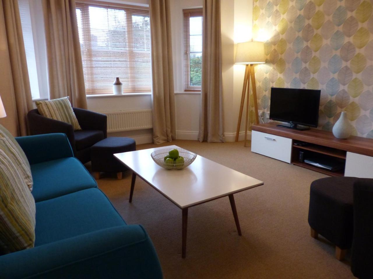 St Raphael House, City Centre Charming Apartments Basingstoke Dış mekan fotoğraf